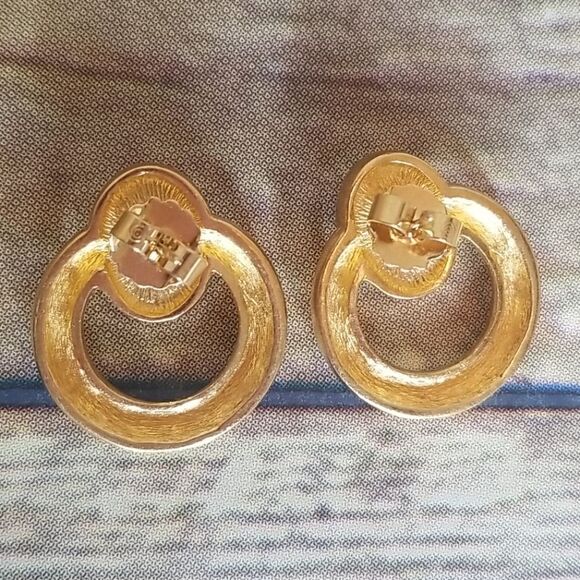 GOLDTONE HOOP AND FAUX PEARL EARRINGS - Picture 6 of 6